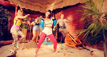 sex change H hitney bàn giao cho Kẻ thái sex dong vat Nhân Cách Michael Vegas.